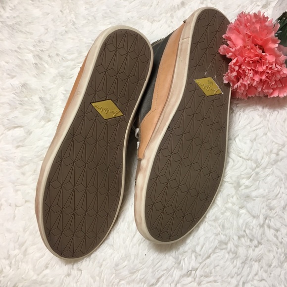 ❌SOLD❌ Sam Edelman Holden Studded Cap Toe Hightop - Picture 7 of 8